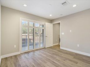 935 La Posada DR 158, Austin TX 78752