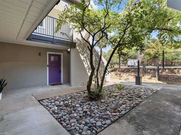 935 La Posada DR 158, Austin TX 78752