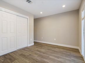 935 La Posada DR 158, Austin TX 78752