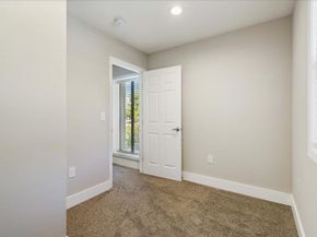 935 La Posada DR 158, Austin TX 78752