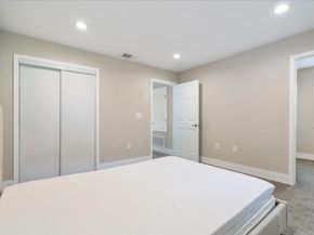 935 La Posada DR 158, Austin TX 78752