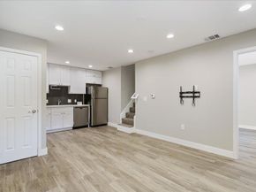935 La Posada DR 158, Austin TX 78752