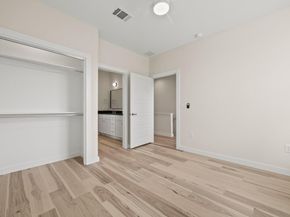 4801 Sara DR A, Austin TX 78721