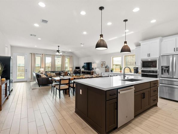 512 Monrovia CT, Liberty Hill TX 78642