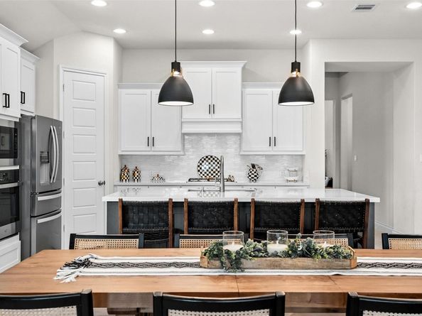 512 Monrovia CT, Liberty Hill TX 78642