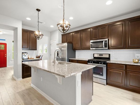 5705 Baythorne DR, Austin TX 78747