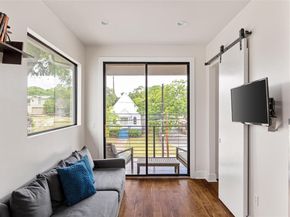 1103 E 12th ST, Austin TX 78702