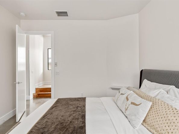 1103 E 12th ST, Austin TX 78702