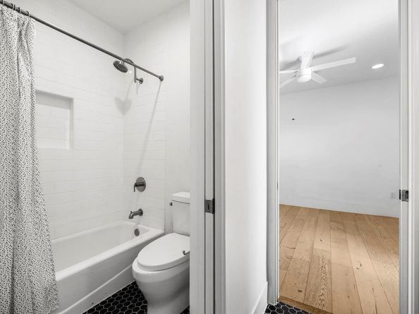 1116 Mariposa DR D, Austin TX 78704