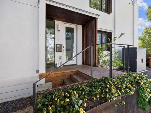 1116 Mariposa DR D, Austin TX 78704