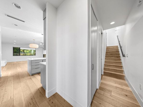 1116 Mariposa DR D, Austin TX 78704