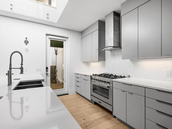 1116 Mariposa DR D, Austin TX 78704