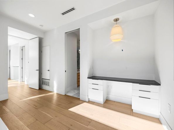 1116 Mariposa DR D, Austin TX 78704