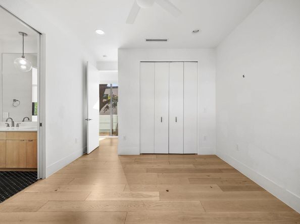 1116 Mariposa DR D, Austin TX 78704