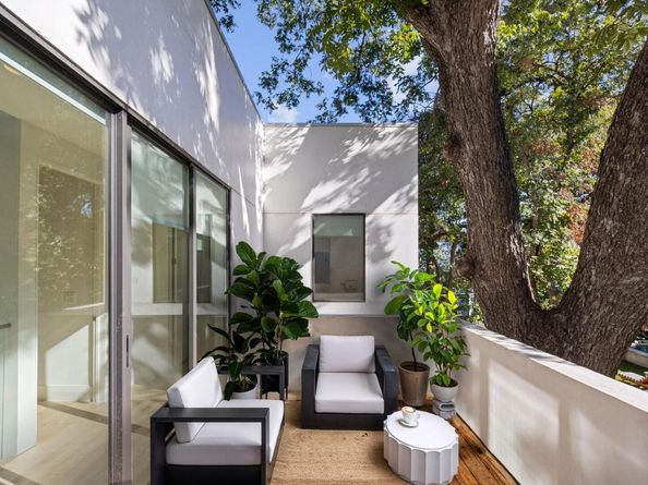 1116 Mariposa DR D, Austin TX 78704