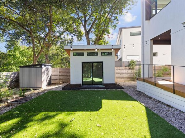 1116 Mariposa DR D, Austin TX 78704