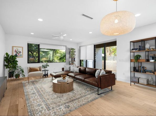 1116 Mariposa DR D, Austin TX 78704