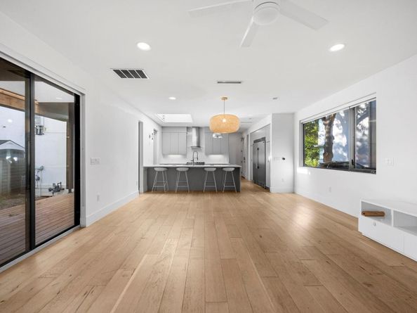 1116 Mariposa DR D, Austin TX 78704