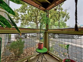 2303 E Side DR 102, Austin TX 78704