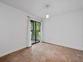 2303 E Side DR 102, Austin TX 78704