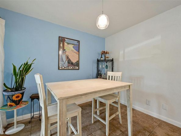 2303 E Side DR 102, Austin TX 78704