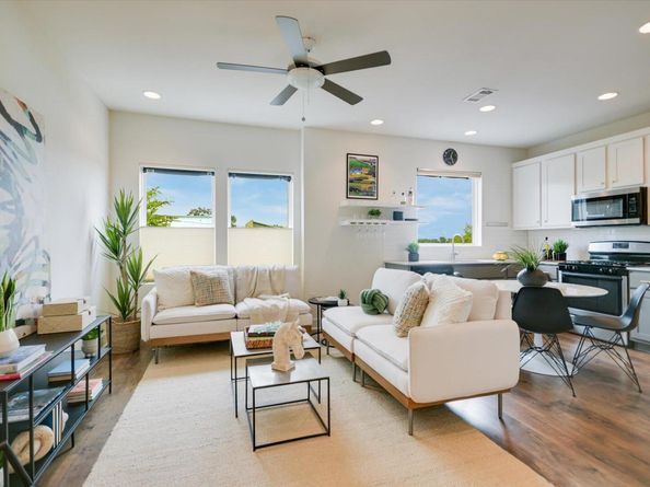 3007 E 12th ST 82, Austin TX 78702
