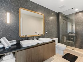 48 East Ave 2010, Austin TX 78701