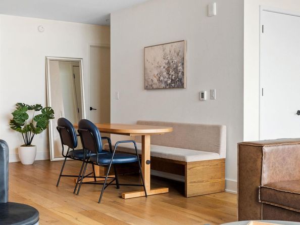 48 East Ave 2010, Austin TX 78701