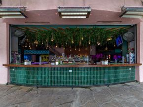 48 East Ave 2010, Austin TX 78701