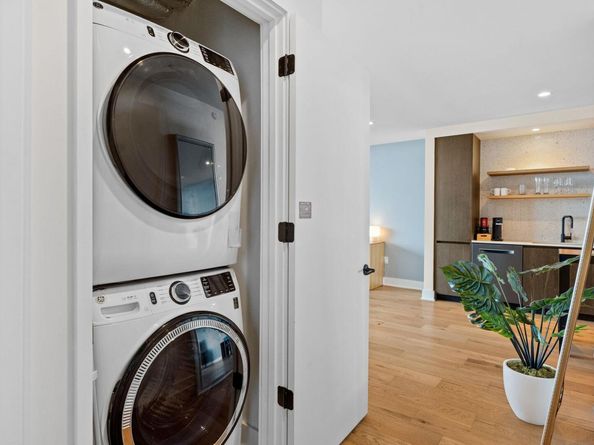 48 East Ave 2010, Austin TX 78701