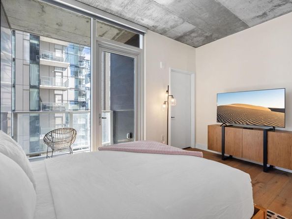 48 East Ave 2010, Austin TX 78701