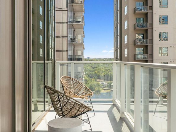 48 East Ave 2010, Austin TX 78701