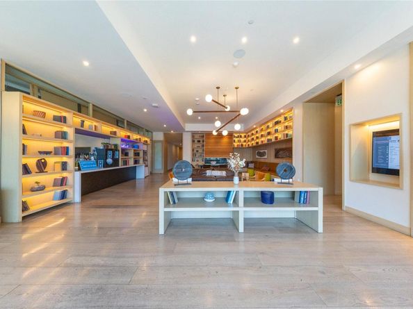 48 East Ave 2010, Austin TX 78701