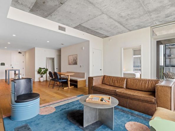 48 East Ave 2010, Austin TX 78701
