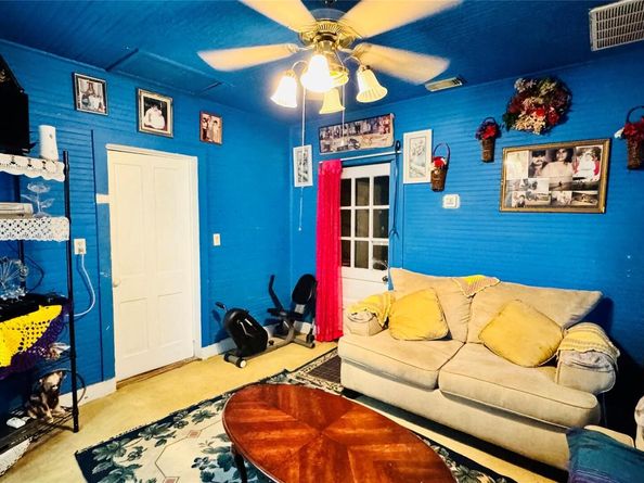 1604 S Pine St, Georgetown TX 78626