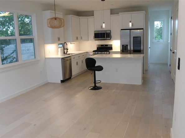 5305 Ledesma RD 4, Austin TX 78721
