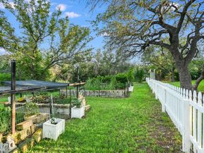 5709 Laguna Cliff LN, Austin TX 78734