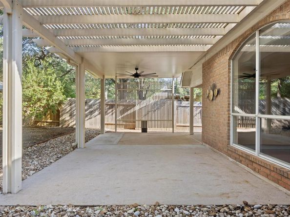 7124 Quimper LN, Austin TX 78749
