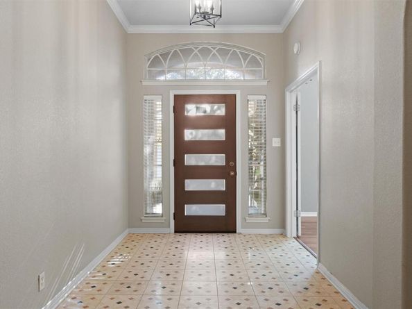 7124 Quimper LN, Austin TX 78749