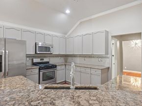 7124 Quimper LN, Austin TX 78749