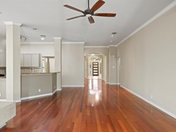 7124 Quimper LN, Austin TX 78749