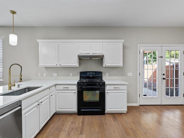 8340 Liberty Walk DR, Round Rock TX 78681