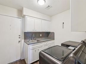 1014 Rocky Creek DR, Pflugerville TX 78660