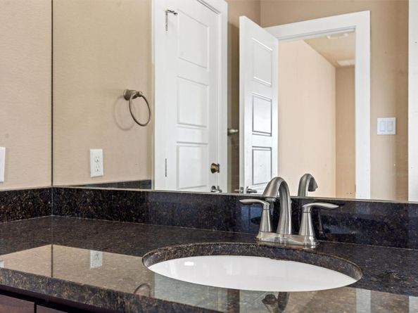 2621 Witsome LOOP, Austin TX 78741