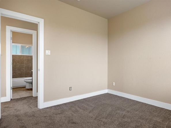 2621 Witsome LOOP, Austin TX 78741
