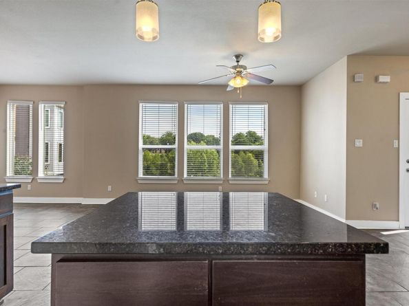2621 Witsome LOOP, Austin TX 78741