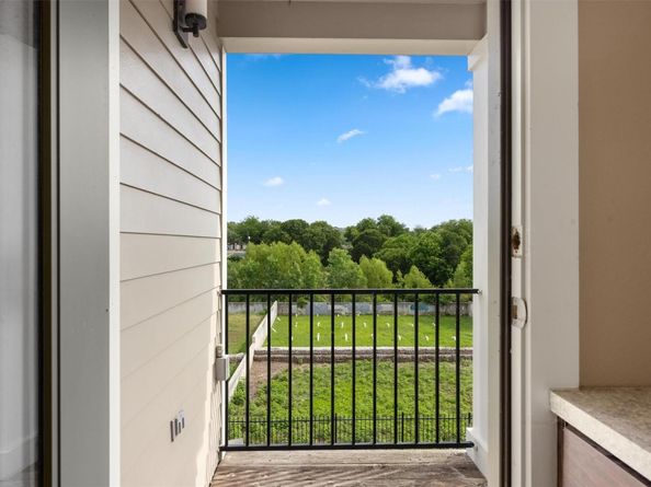 2621 Witsome LOOP, Austin TX 78741