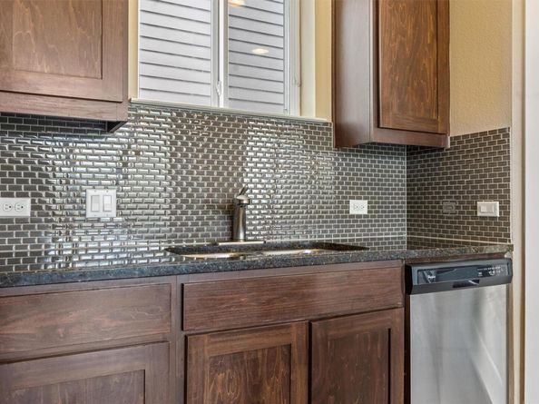2621 Witsome LOOP, Austin TX 78741
