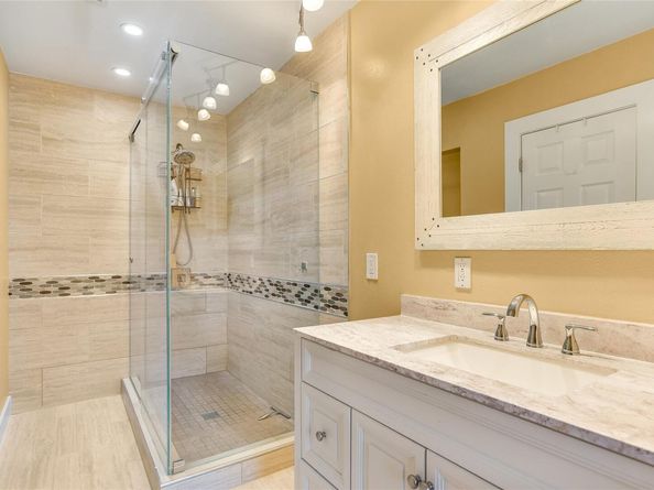 118 World Of Tennis SQ, Lakeway TX 78738