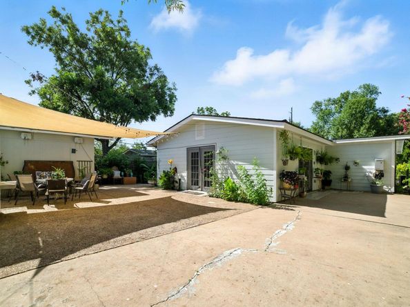 3308 Bengston ST, Austin TX 78702